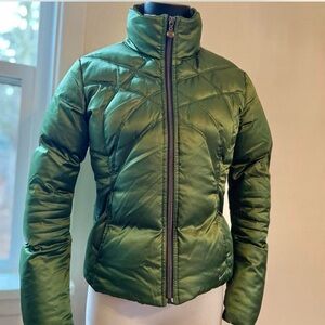 Nike Down Puffer Jacket in Metallic Green XS
